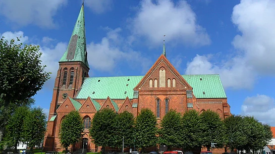 Dom im Sommer